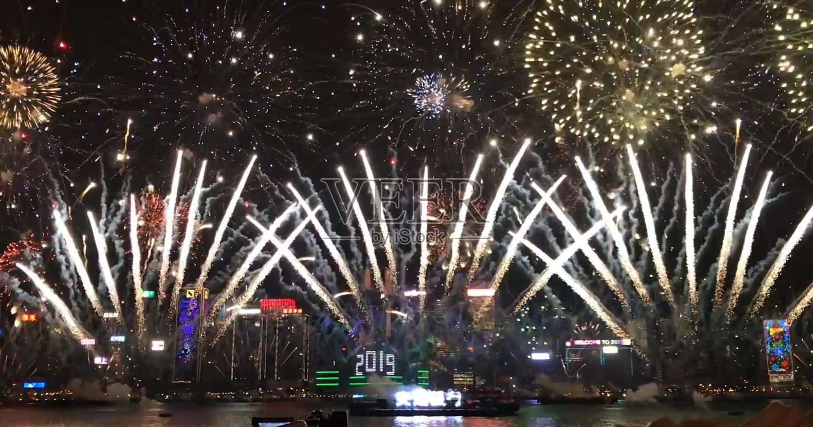 新年前夕在香港维多利亚港照片摄影图片