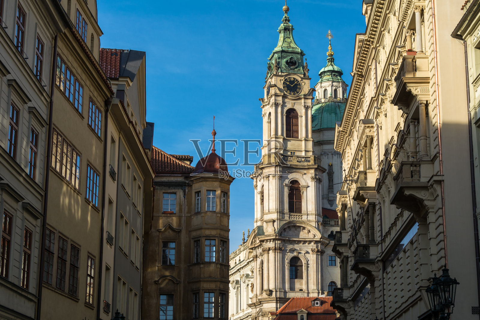 马拉斯特拉纳的圣尼古拉斯教堂照片摄影图片