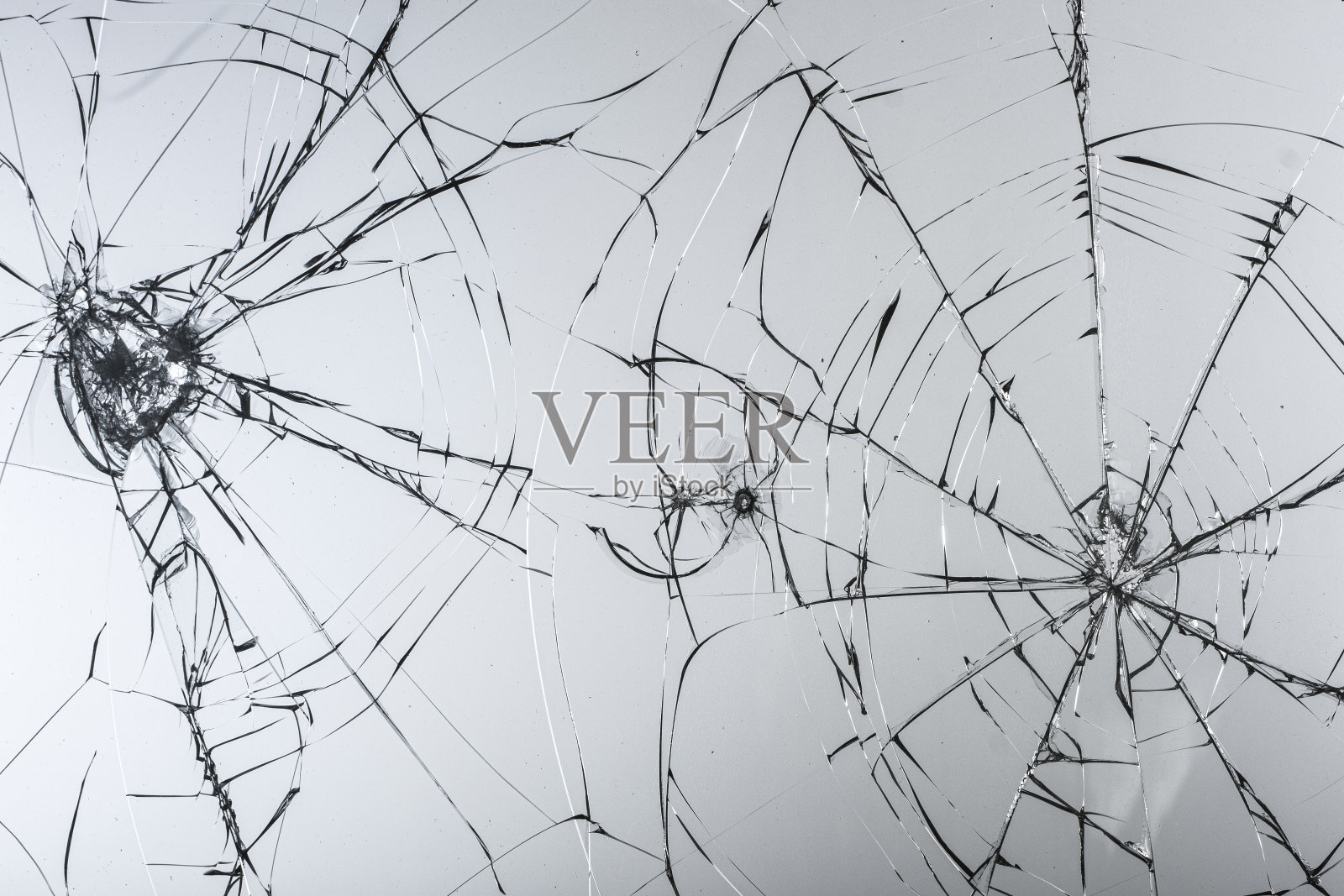 白色背景下的球洞照片摄影图片