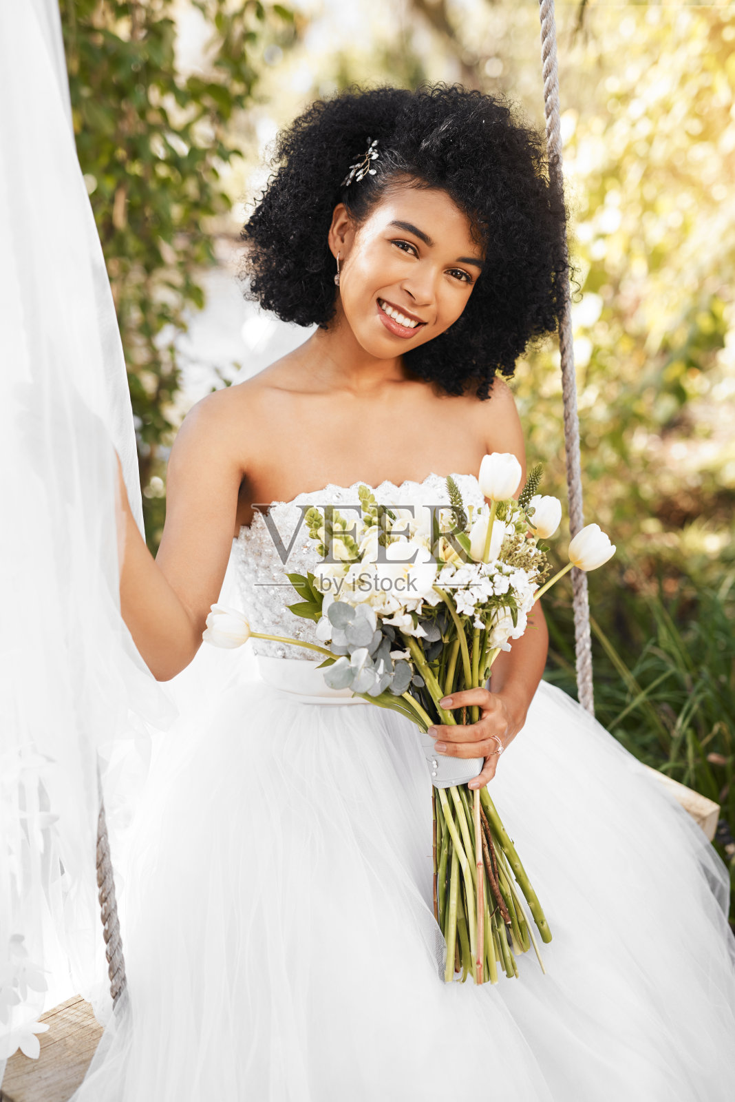 今天她的笑容更灿烂了照片摄影图片