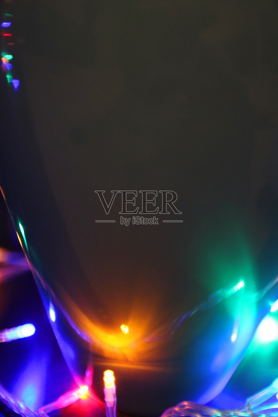 晚上的圣诞彩灯照片摄影图片