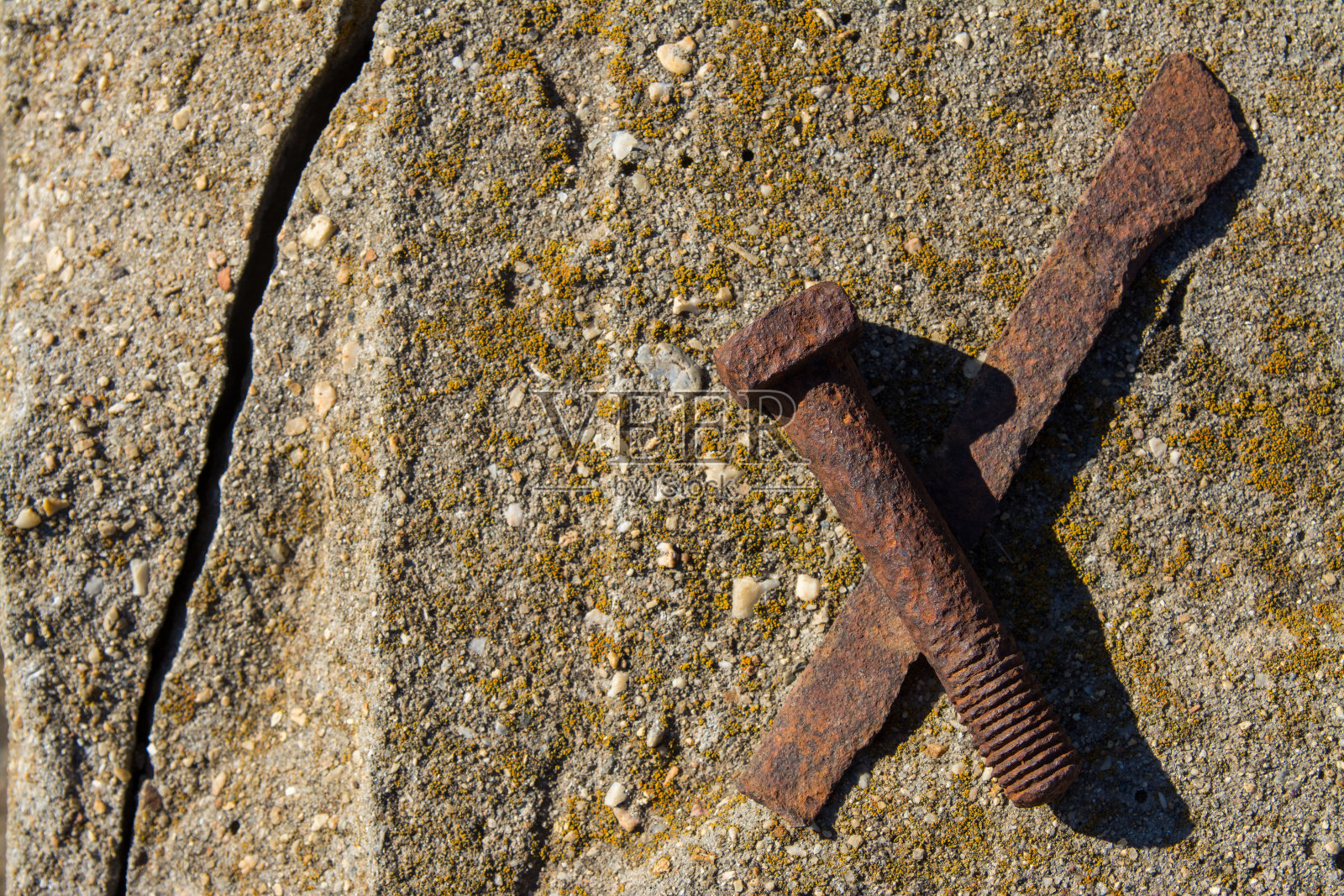 生锈的铁螺栓和钢筋背景照片摄影图片