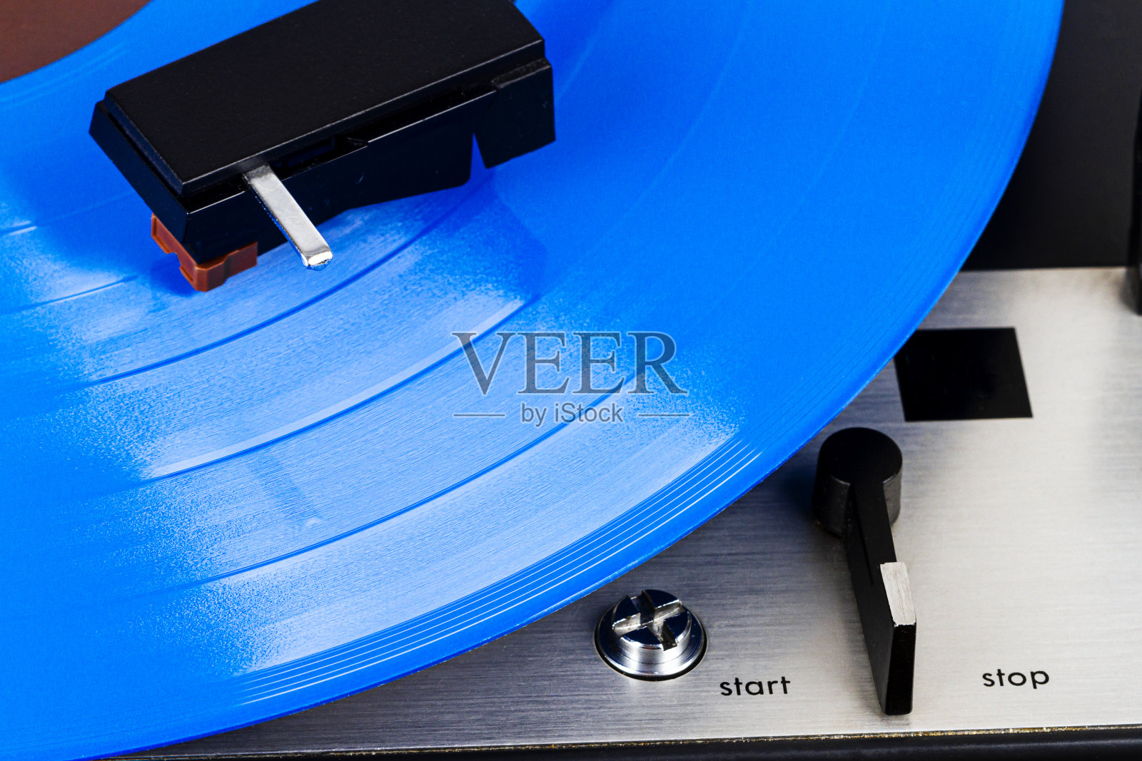 近距离的转盘磁带上的一个乙烯基照片摄影图片