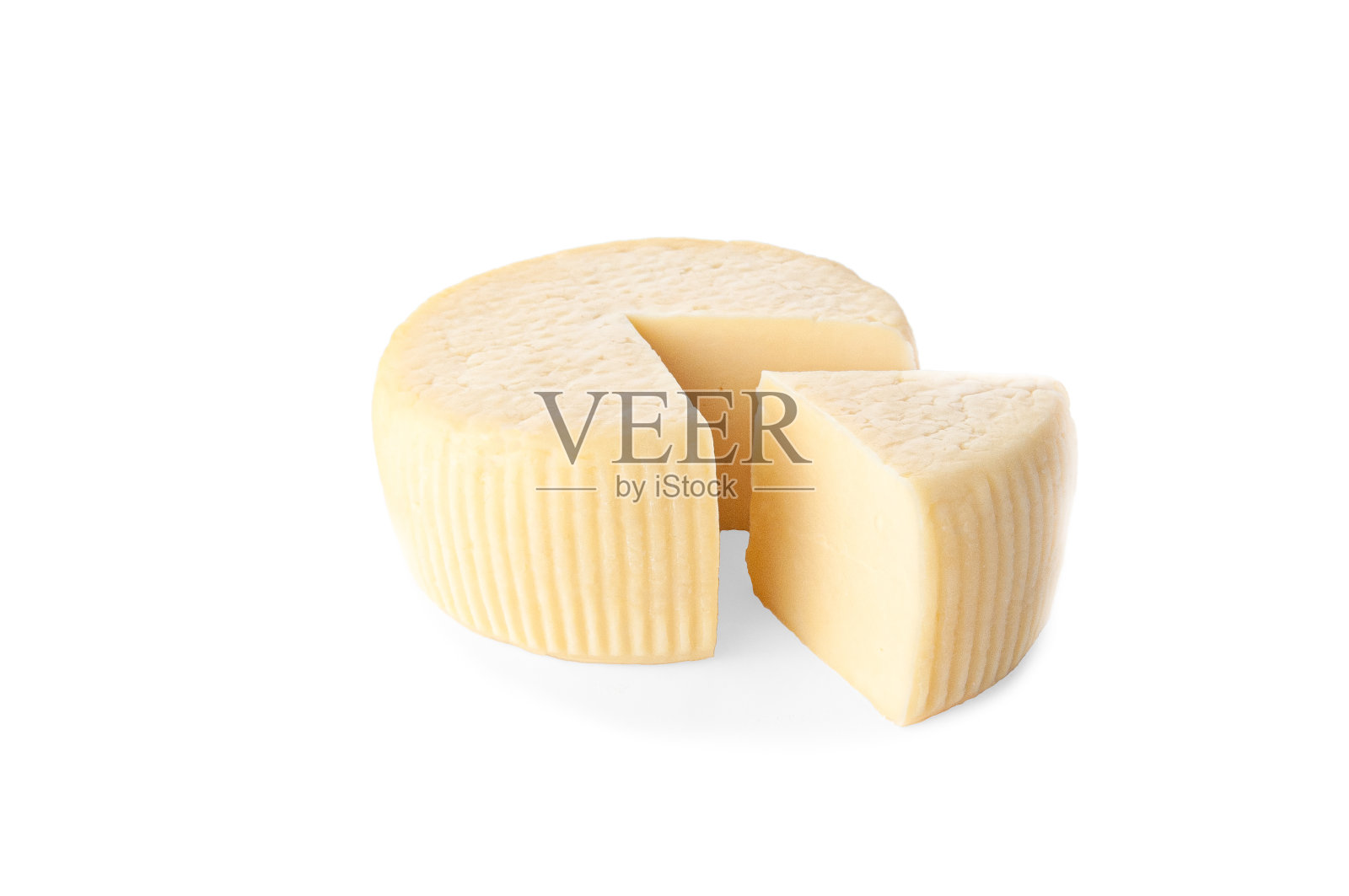 Caciotta奶酪。一个三角形的部分被切下来。孤立。在一个白色的背景特写。照片摄影图片