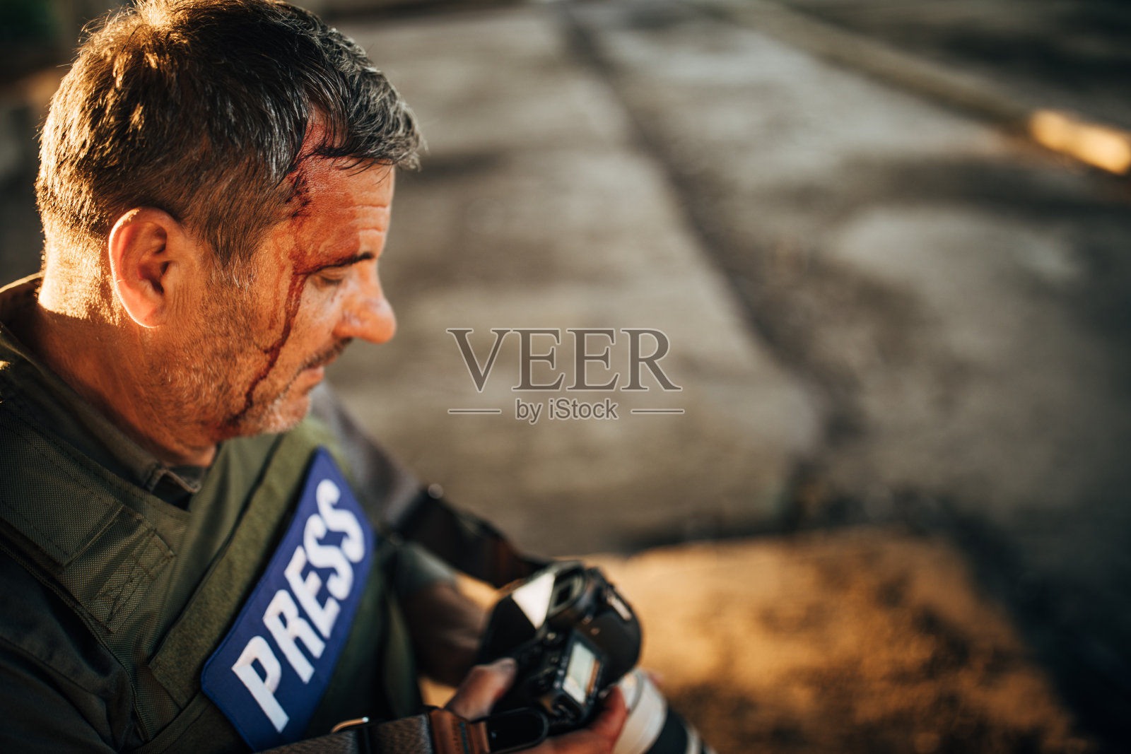 战区的战地摄影师照片摄影图片