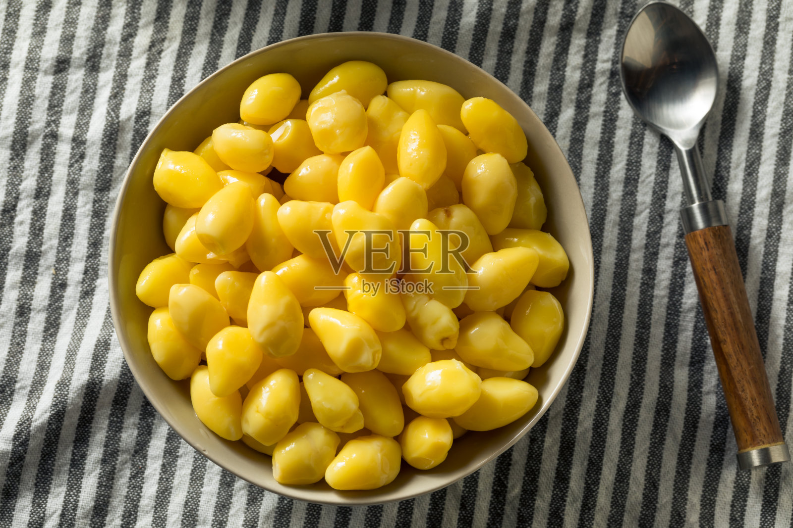 有机黄水煮银杏照片摄影图片