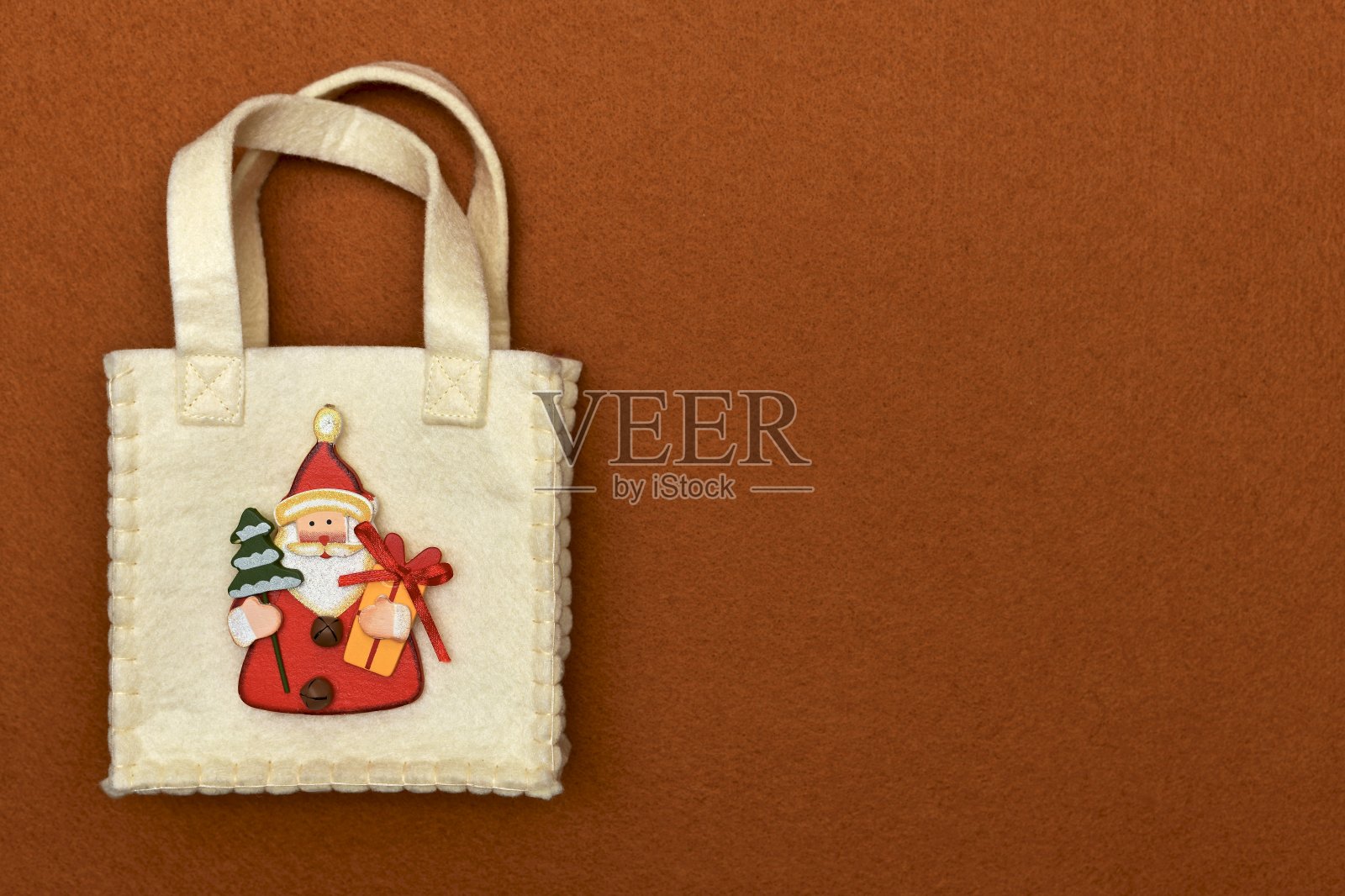 一个免费的新年礼物袋。照片摄影图片