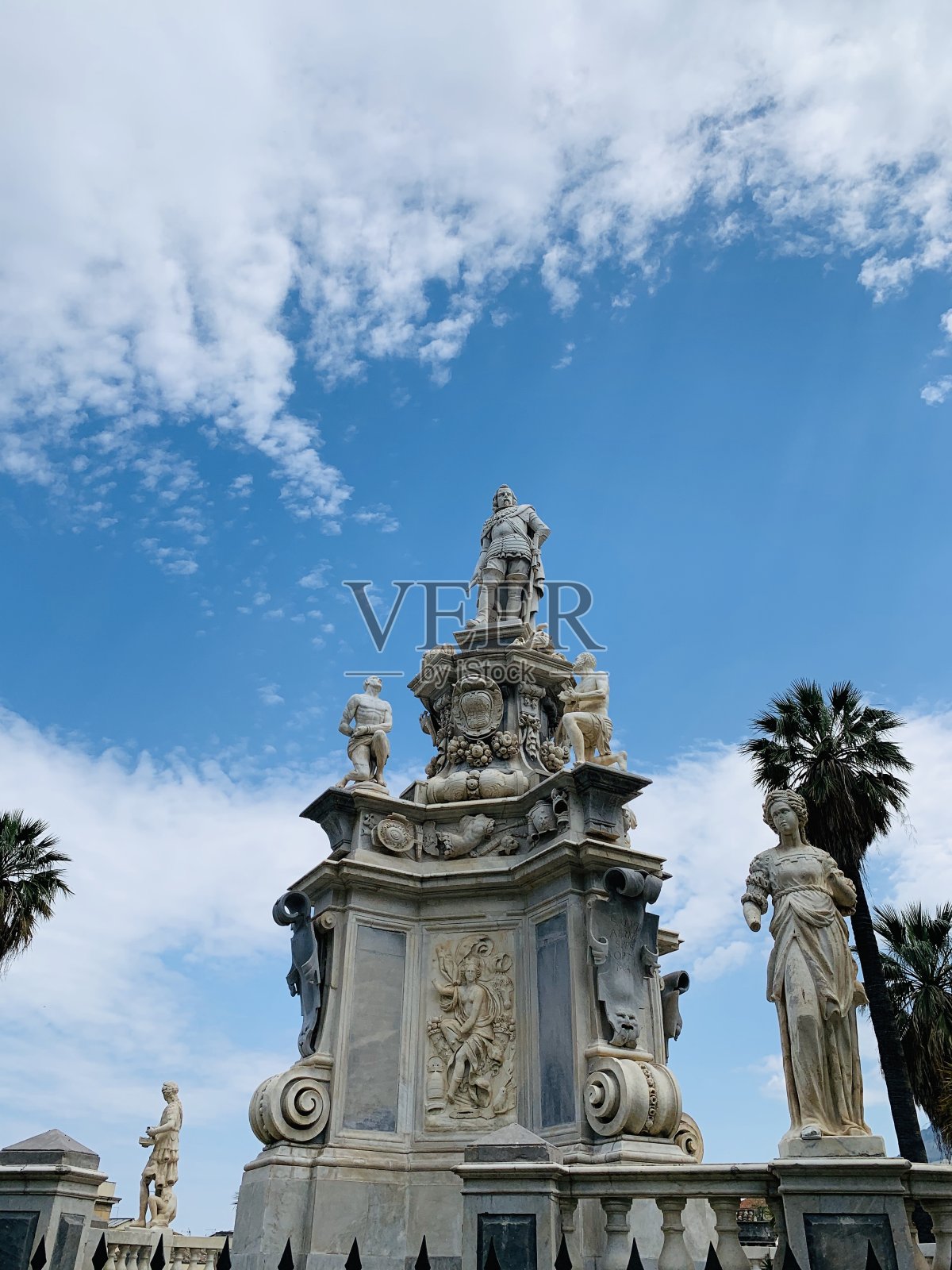 巴勒莫公园的雕塑照片摄影图片