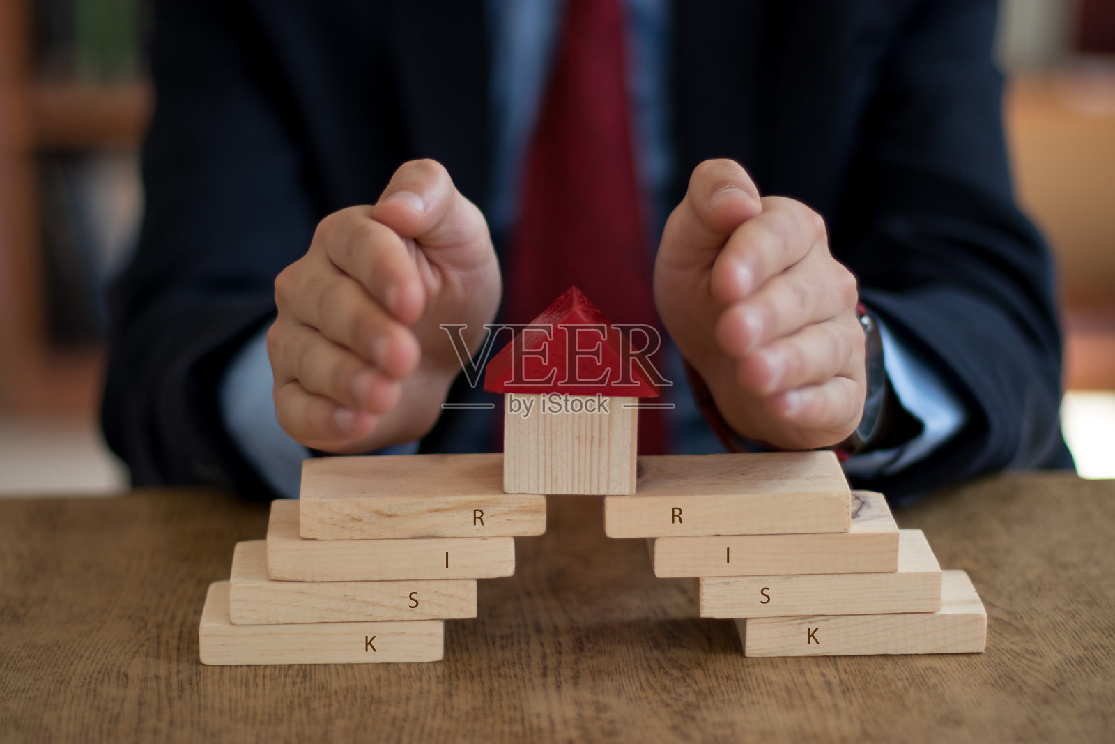 房地产市场的投资风险和不确定性照片摄影图片