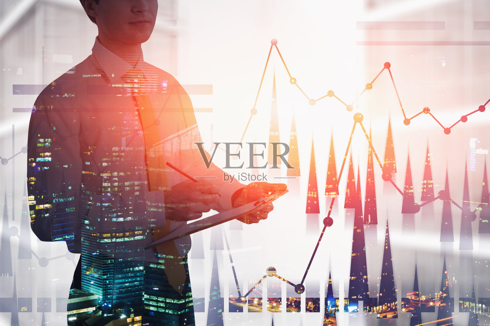 商人与剪贴板在城市，图照片摄影图片