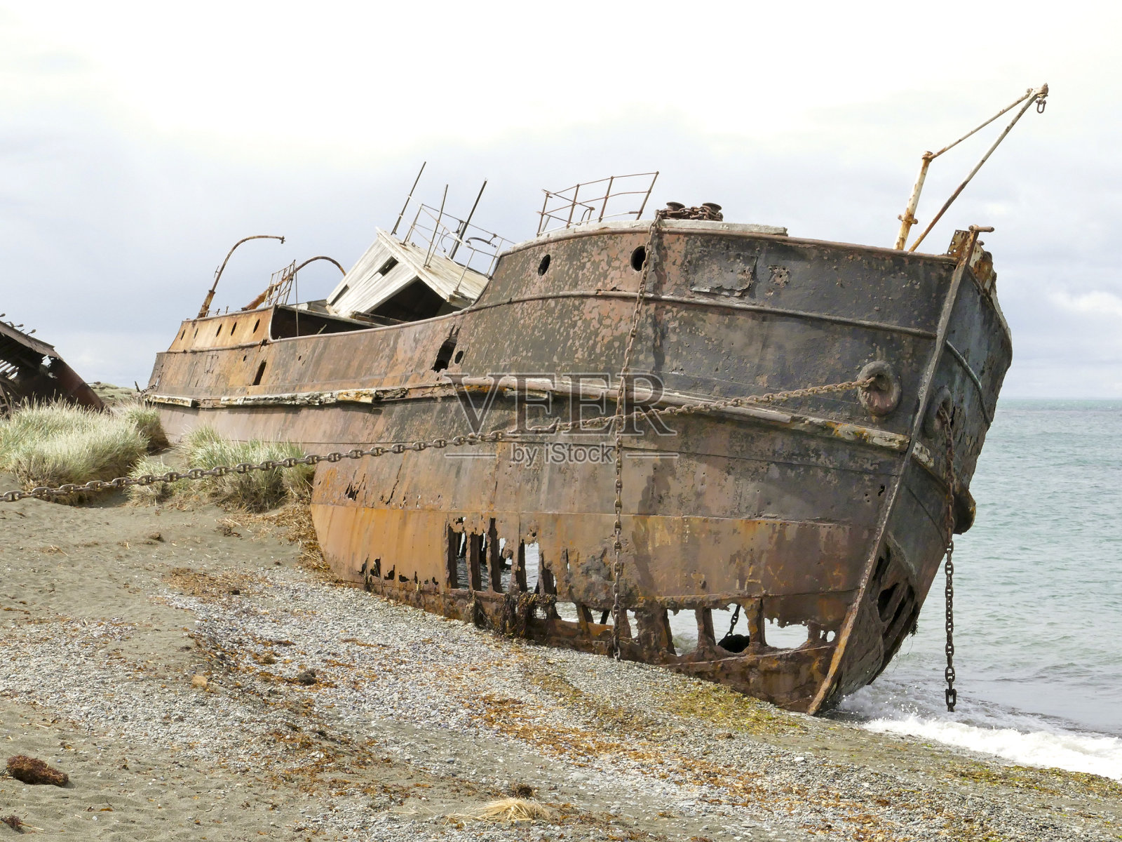 在岸边失事;阿根廷圣克鲁斯省照片摄影图片