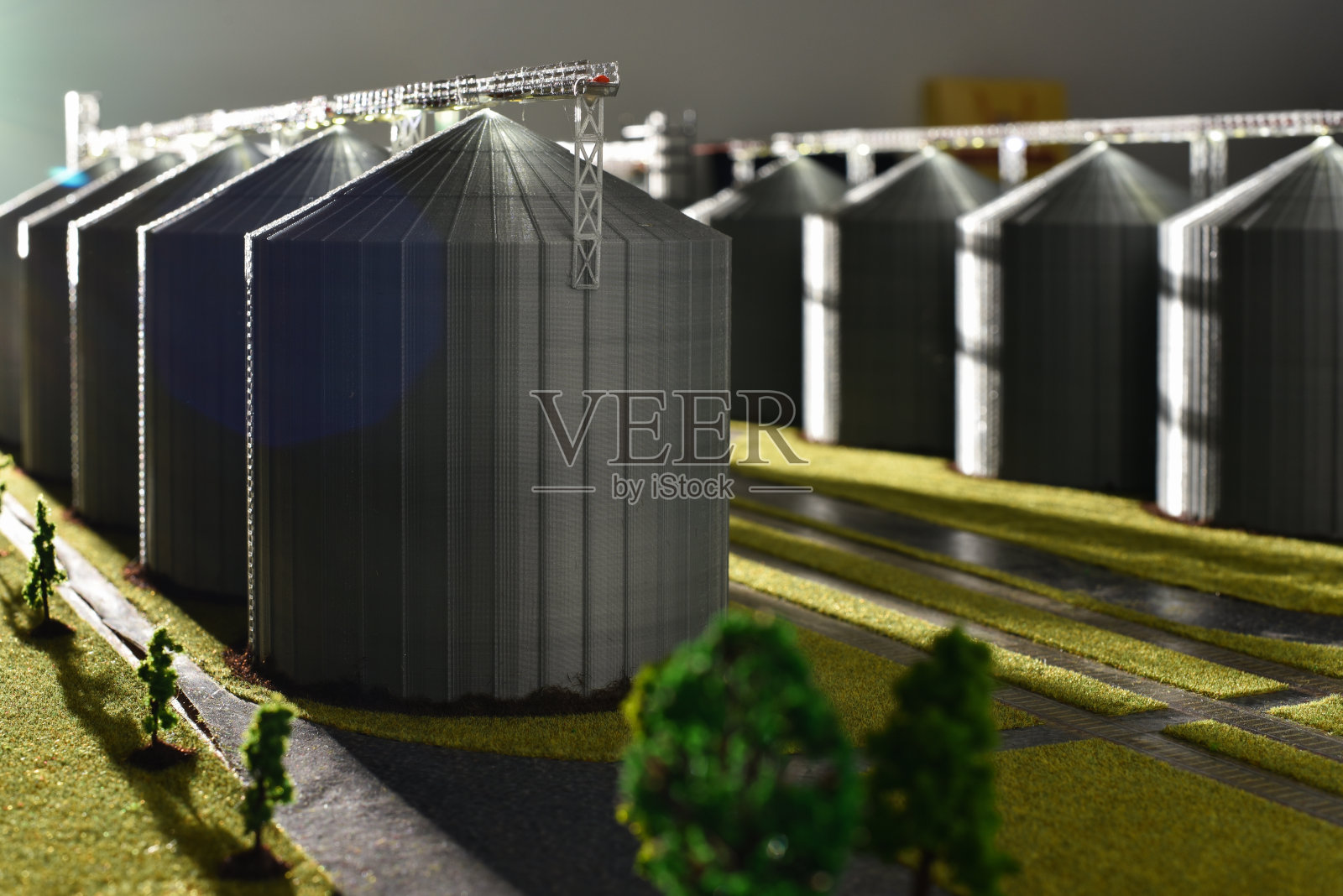 夜间的粮仓照片摄影图片