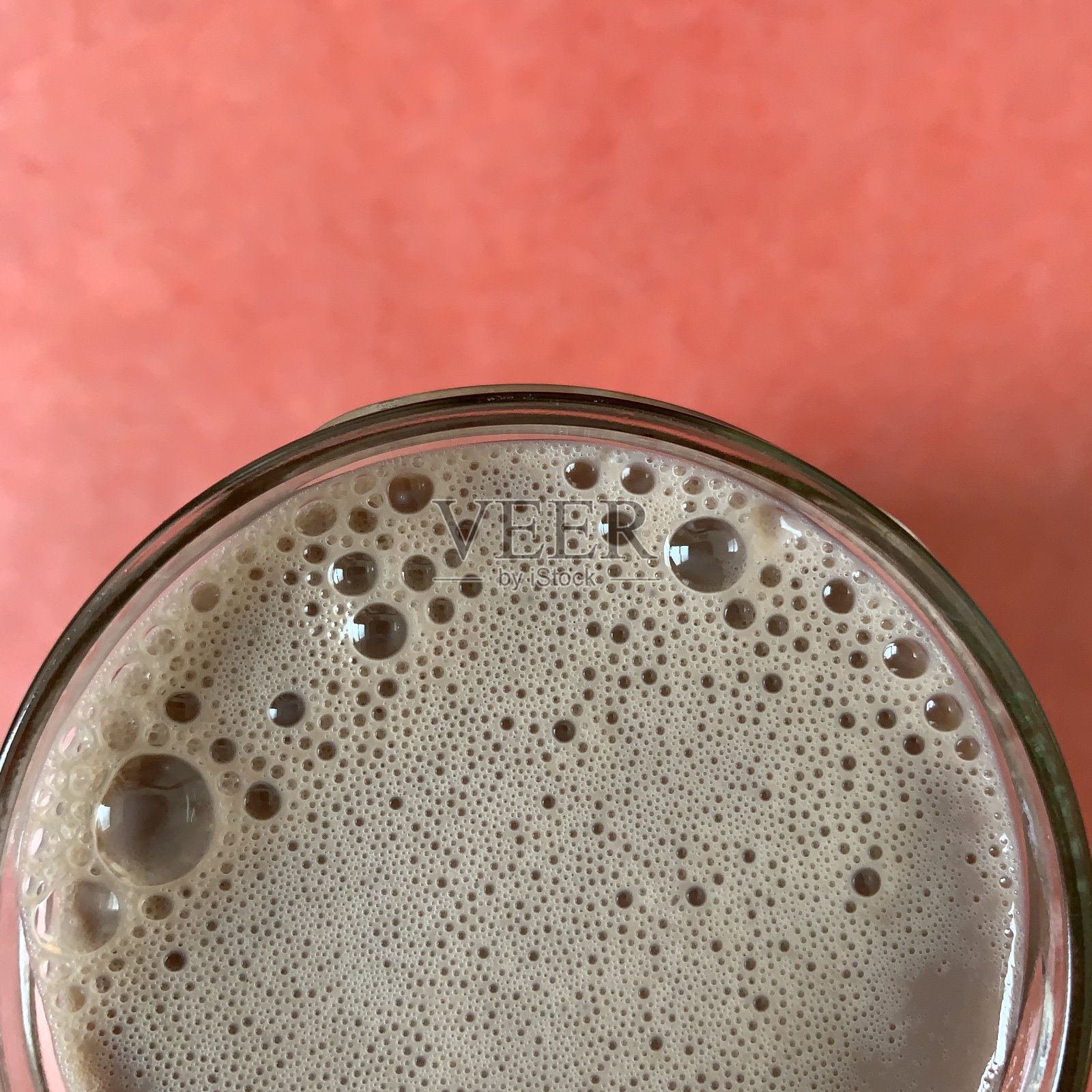 一杯巧克力牛奶照片摄影图片