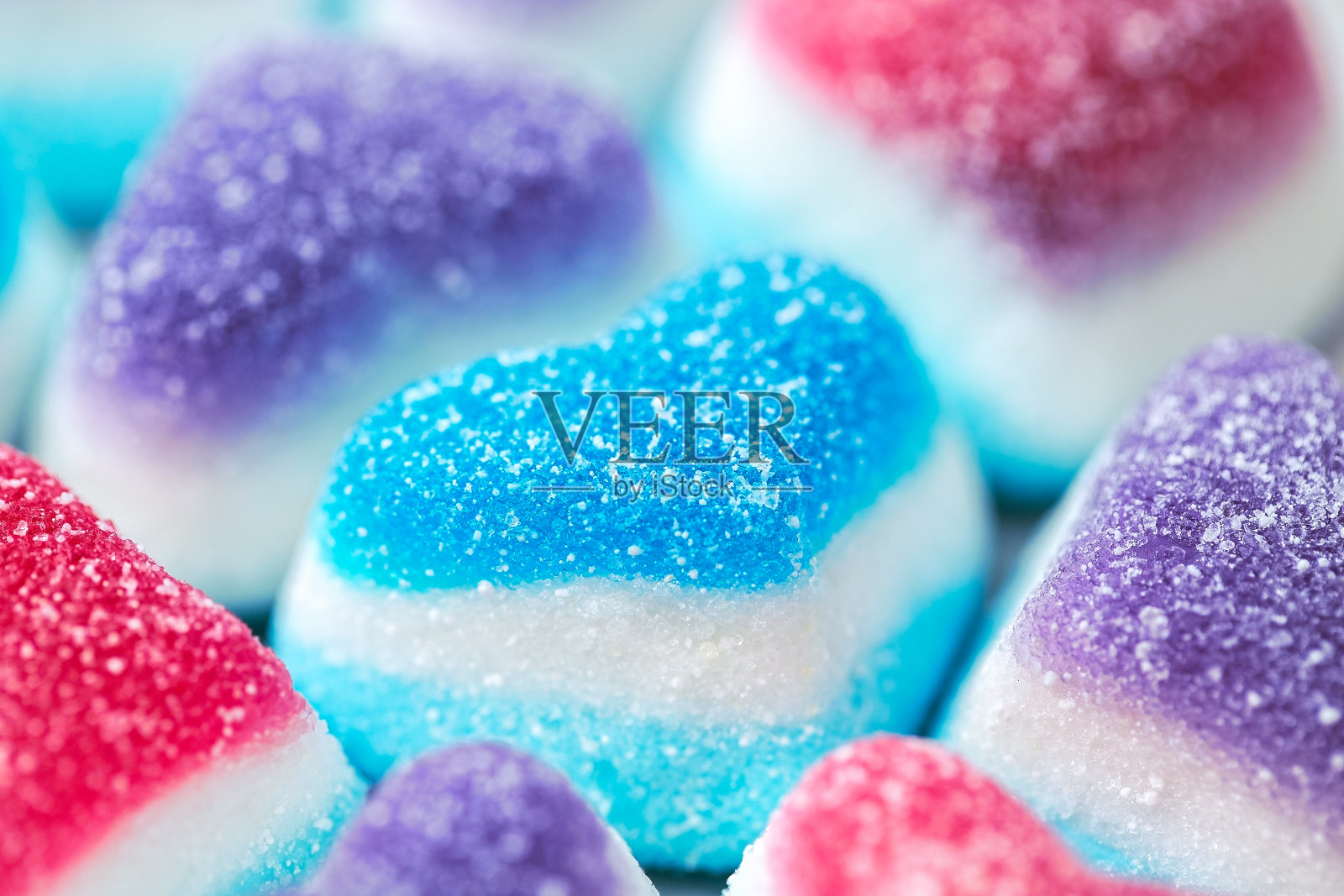 节日软糖、红蓝色爱心糖果、酸味糖果照片摄影图片