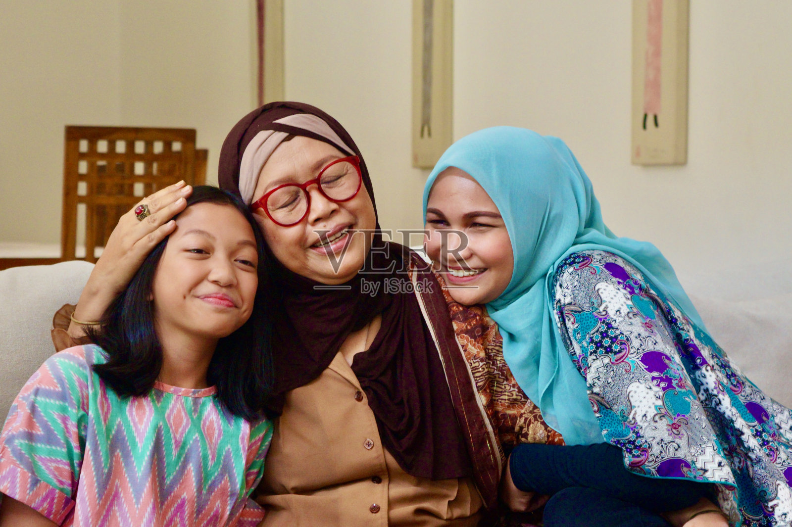 几代人的大家庭照片摄影图片