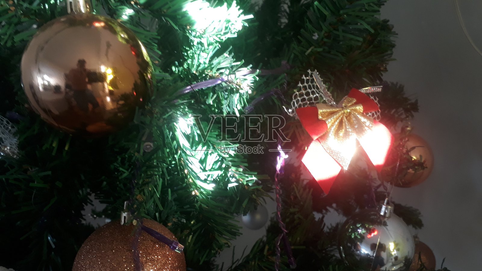 圣诞彩球装饰照片摄影图片