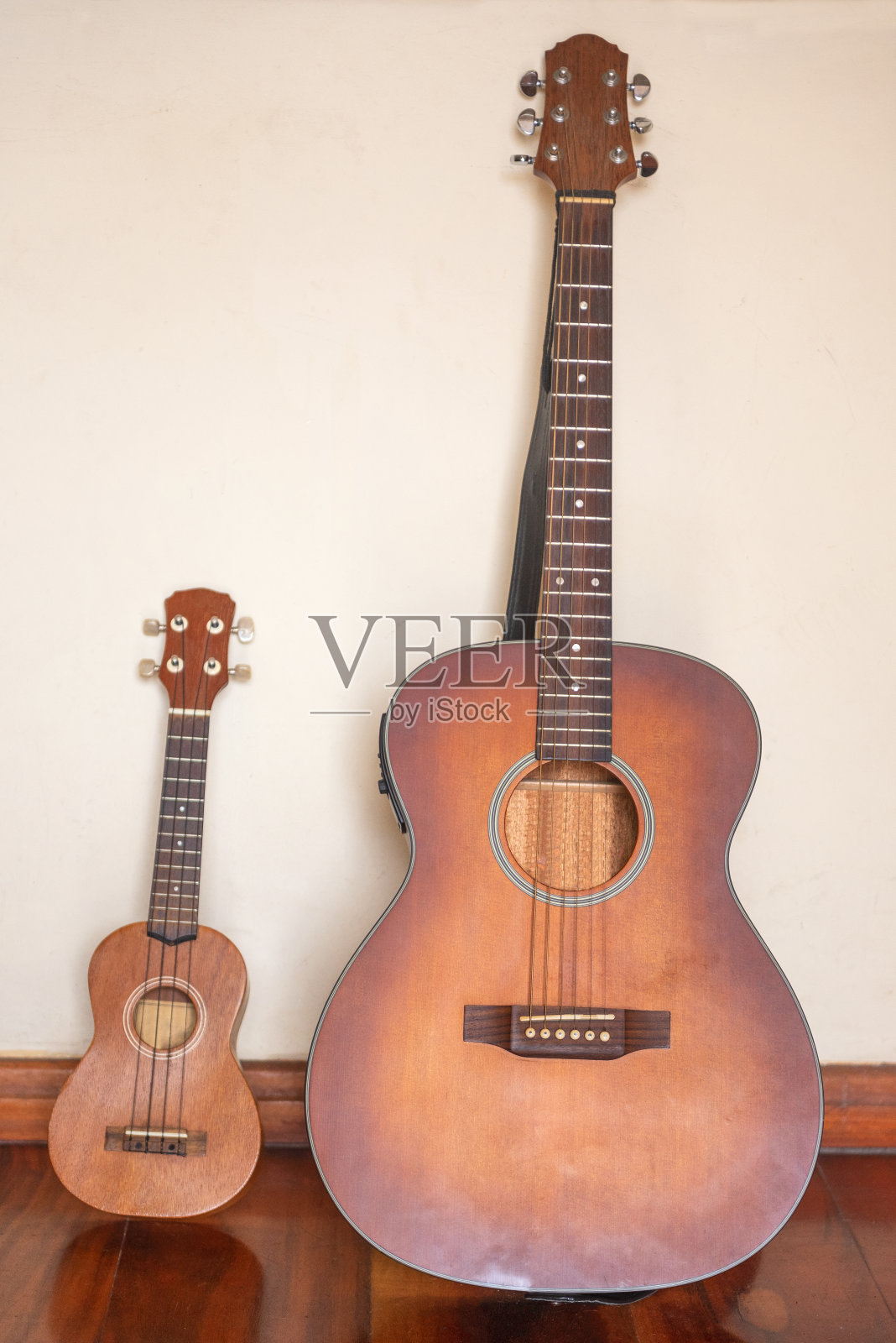 吉他和尤克里里琴照片摄影图片