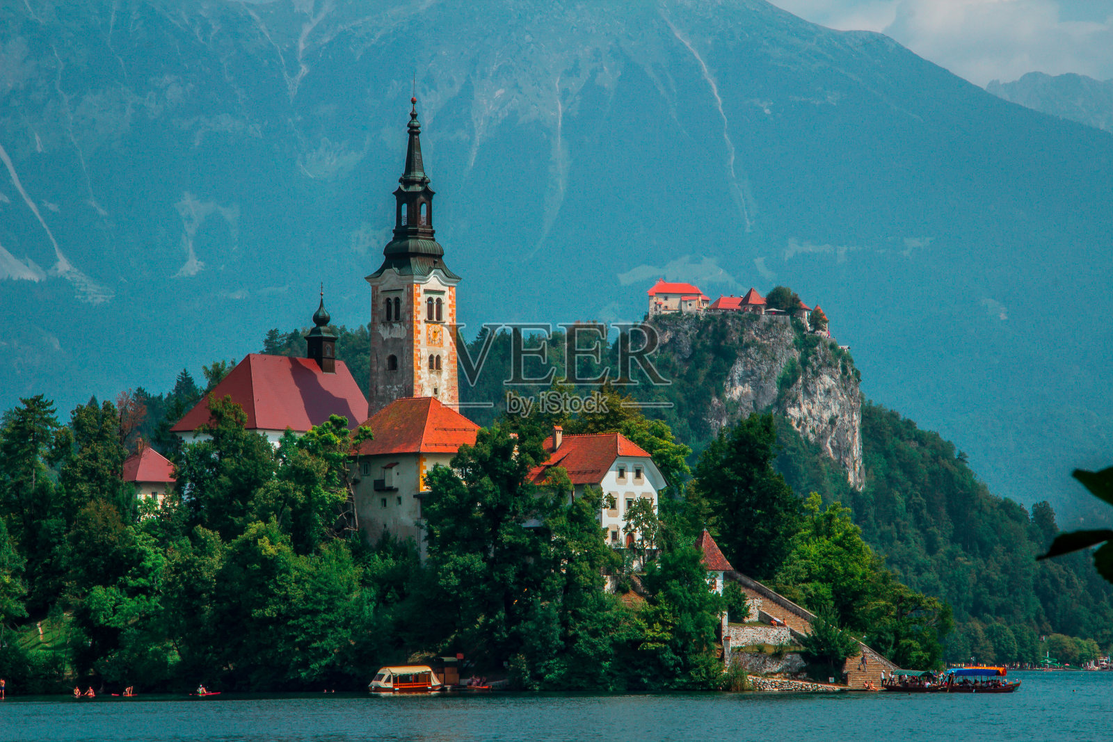 湖上教堂照片摄影图片