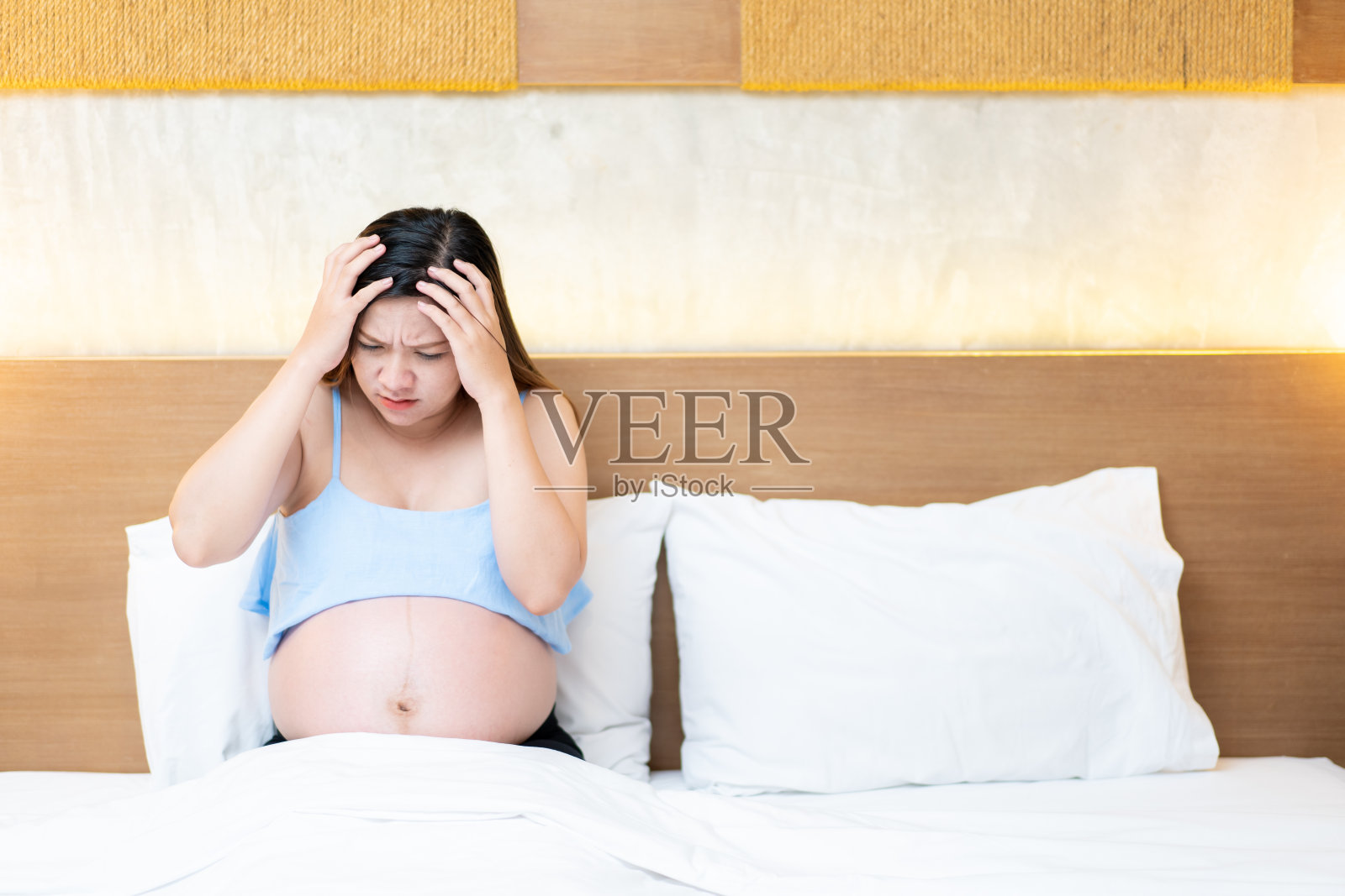 孕妇心烦意乱照片摄影图片