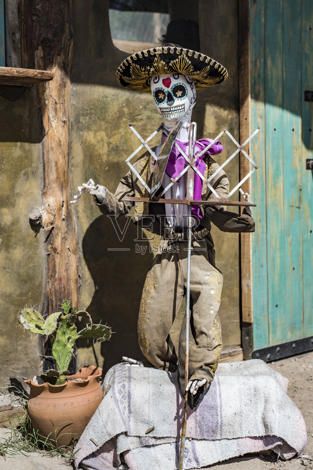 墨西哥流浪乐队玩偶，亡灵节照片摄影图片