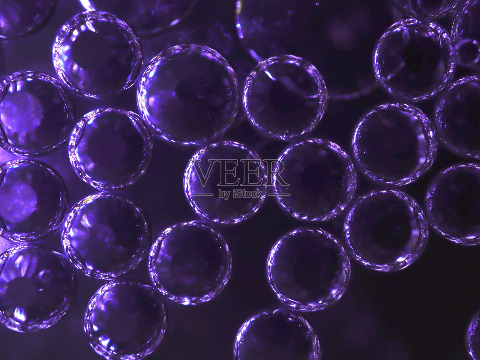 由水和油制成的气泡照片摄影图片