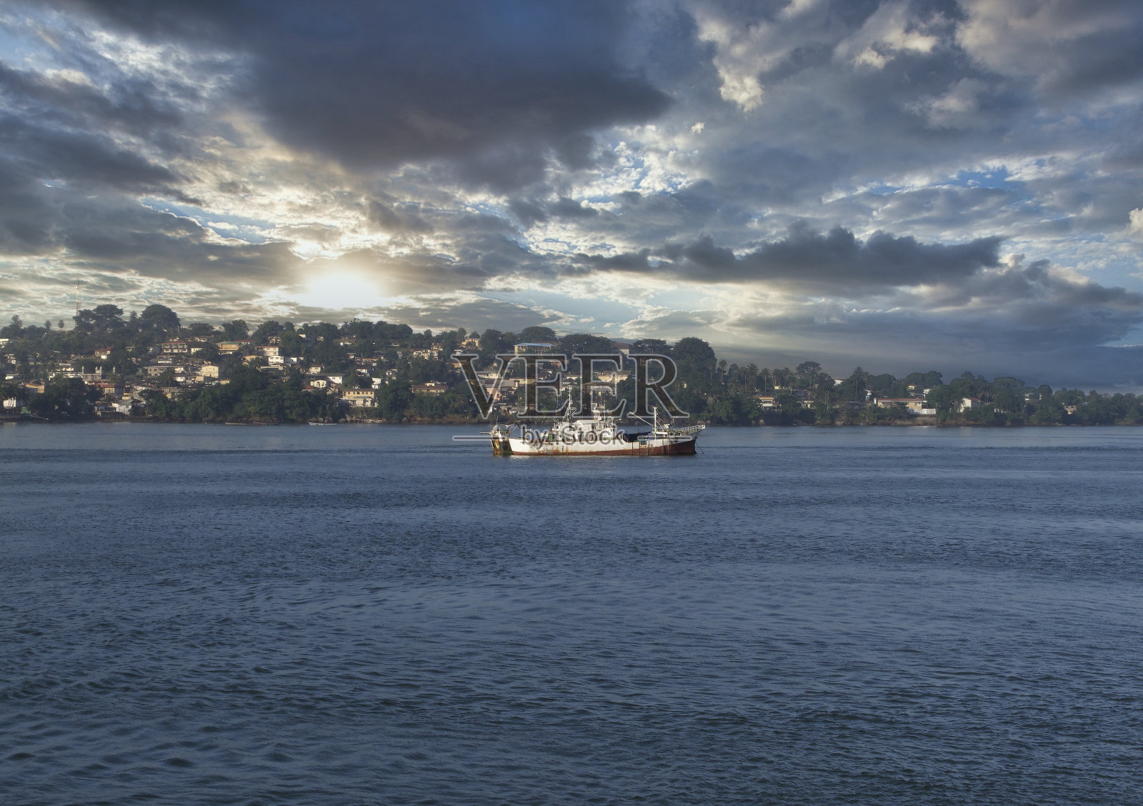 弗里敦，塞拉利昂港口照片摄影图片