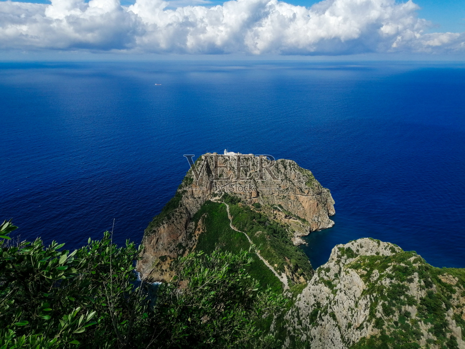 山与海相接照片摄影图片