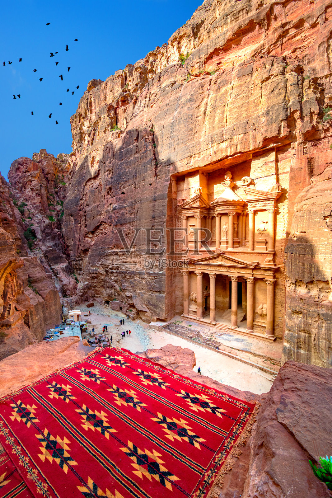 约旦佩特拉古城的宝库神庙Al Khazneh照片摄影图片