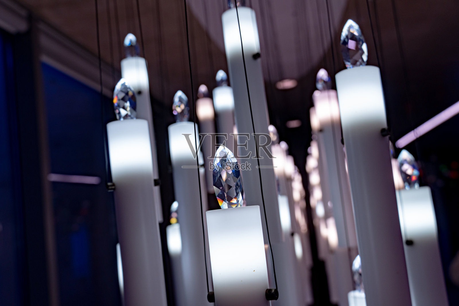 带有水晶装饰的照明艺术品照片摄影图片