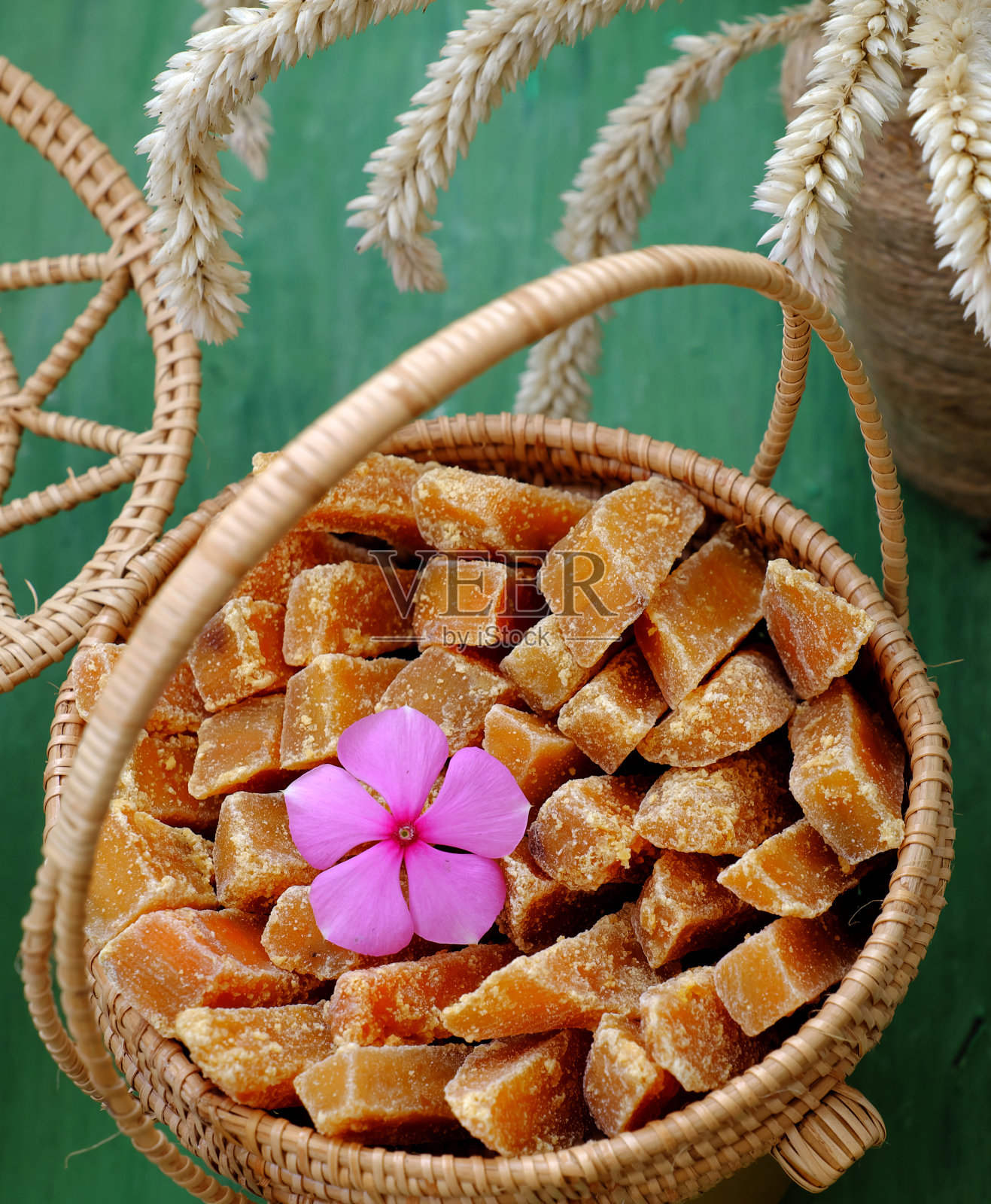 越南春节的传统食物，黄澄明的甘薯酱就绿了照片摄影图片