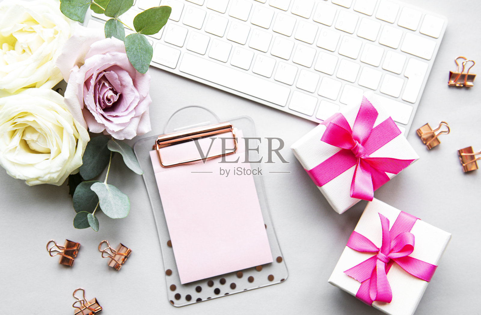 家庭办公工作台照片摄影图片