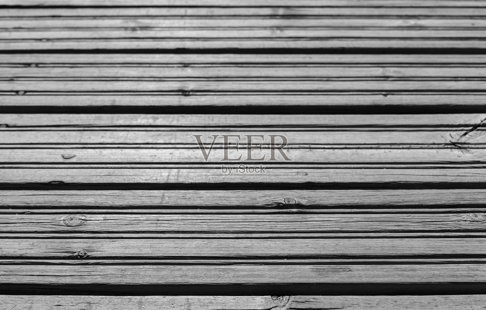 天然木地板，由未经着色的落叶松木板制成照片摄影图片