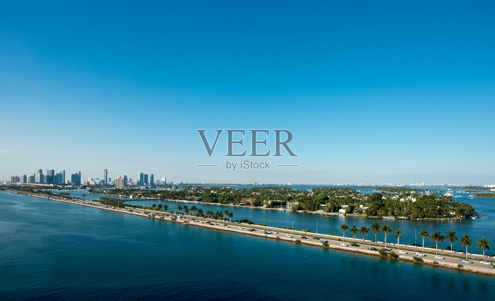 迈阿密港的迈阿密天际线照片摄影图片