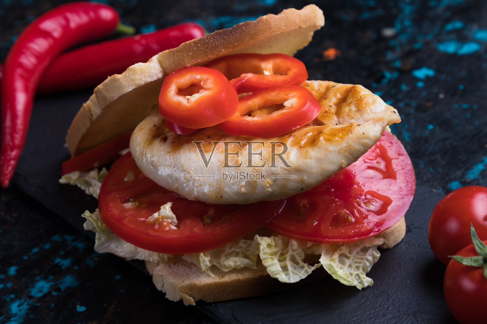 烤鸡三明治照片摄影图片