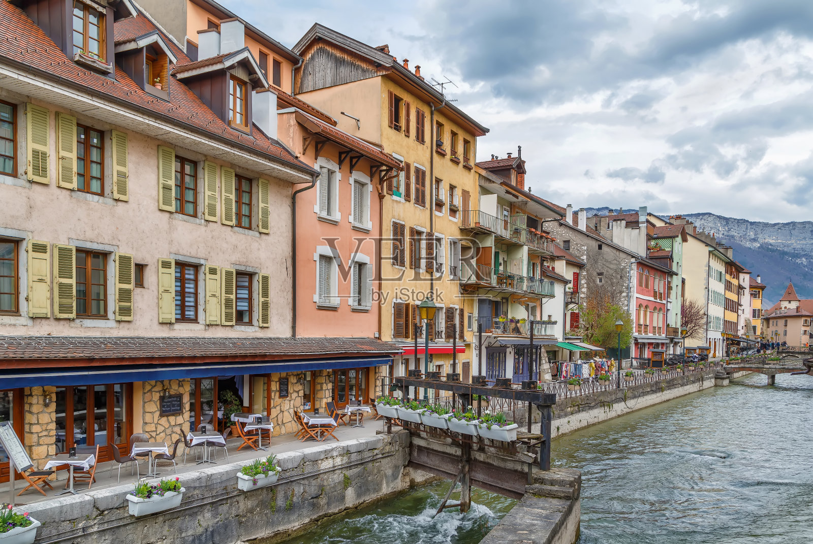 法国阿讷西的蒂乌河照片摄影图片