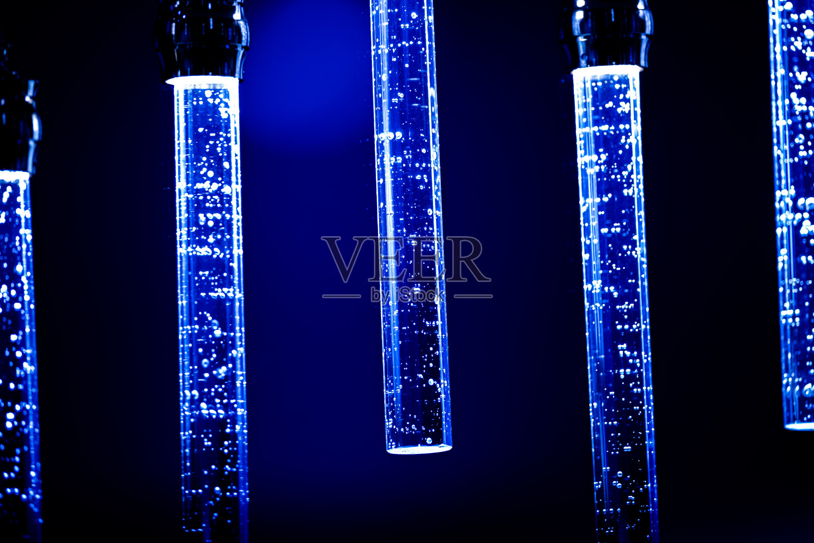 装饰的灯笼，梦幻的彩灯，缤纷的霓虹灯夜照片摄影图片