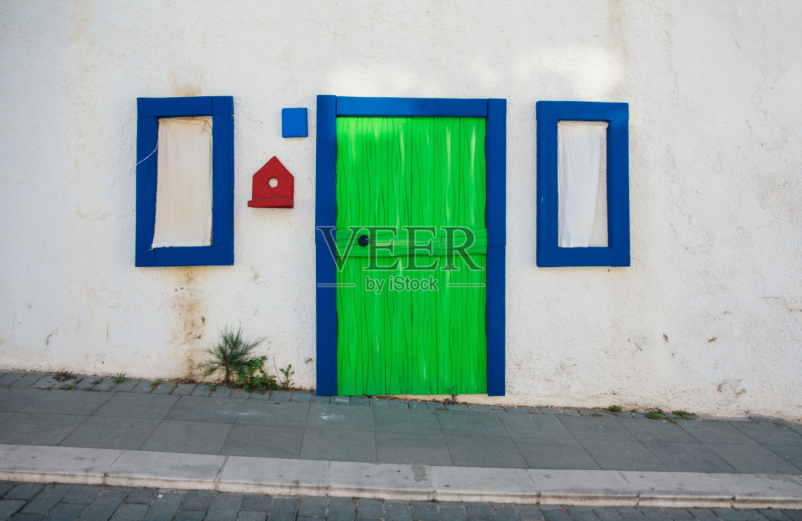 土耳其博德鲁姆市的街道和鲜花景观照片摄影图片