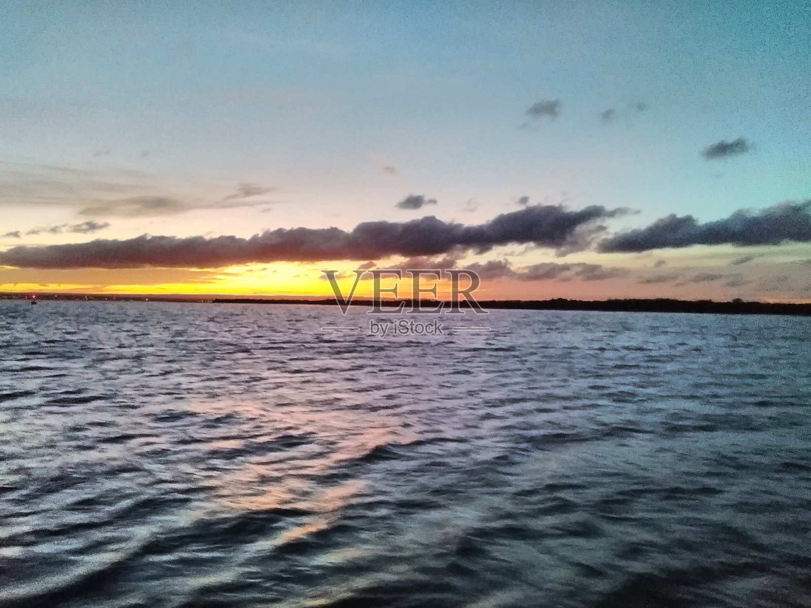 钩上的日落照片摄影图片