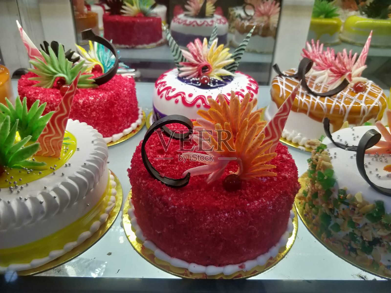 糕饼店出售的蛋糕特写照片摄影图片