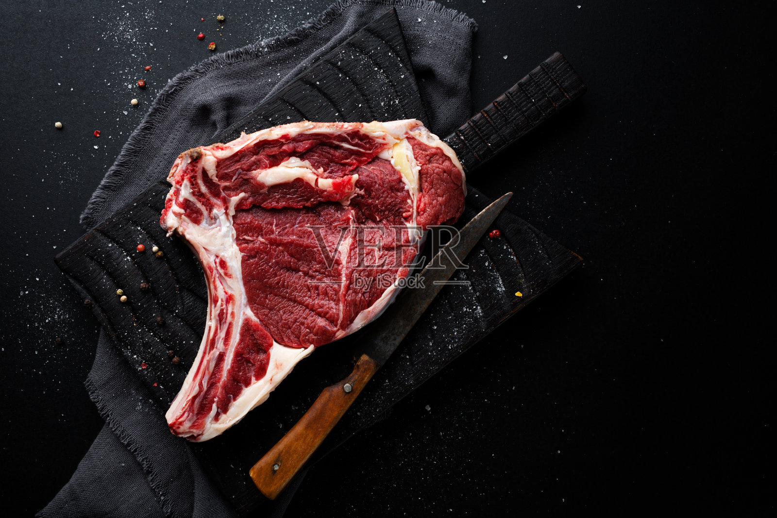 用于烹饪的生肉和食材照片摄影图片