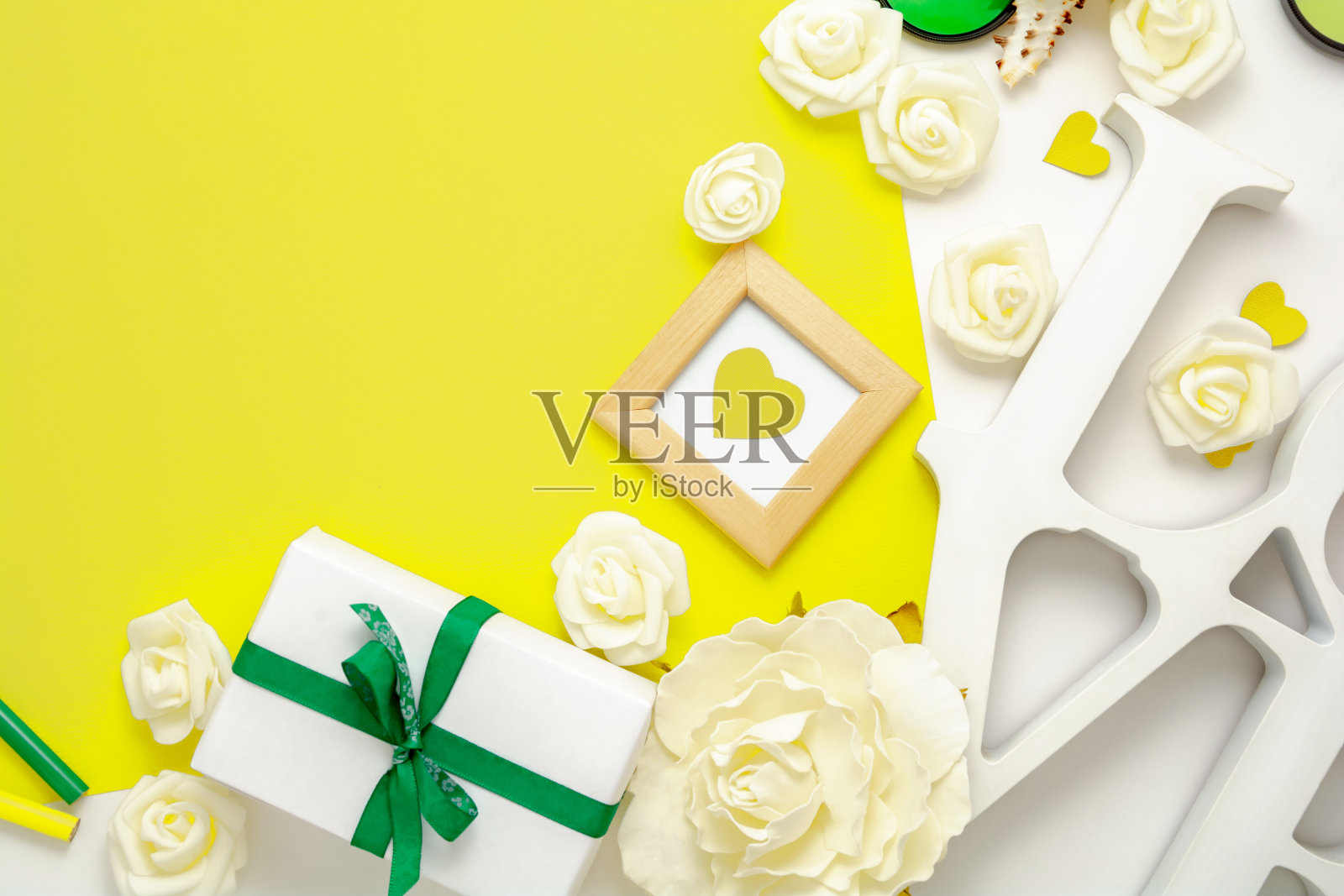 情人节礼物鲜花平面背景照片摄影图片