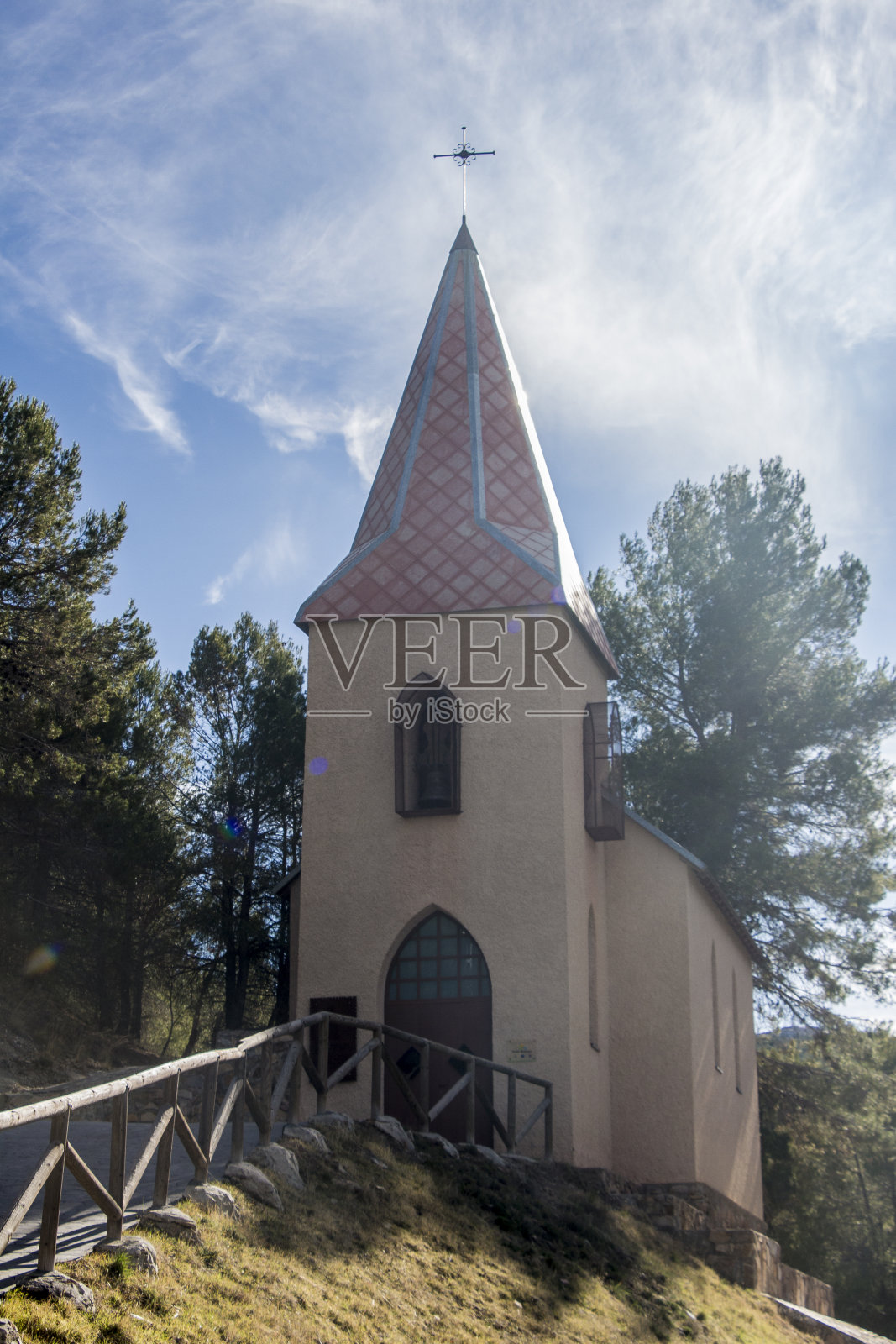 在塞龙的拉斯梅纳斯废弃的采矿城镇的隐士照片摄影图片