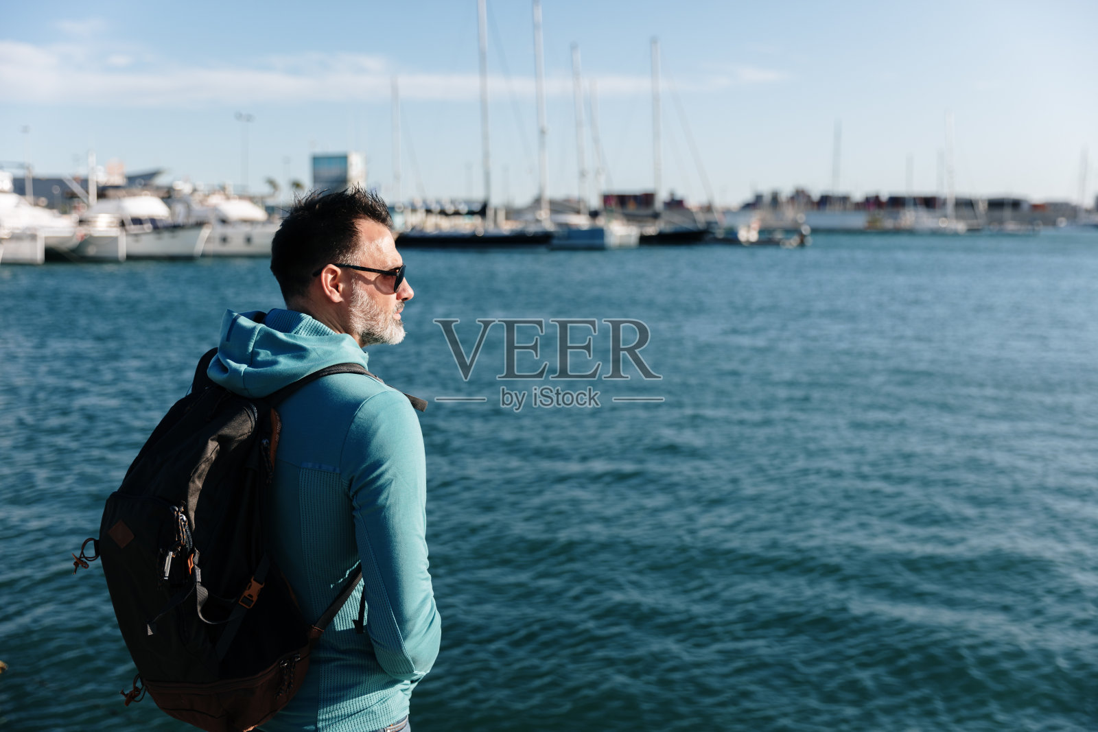 年轻人的户外照片摄影图片