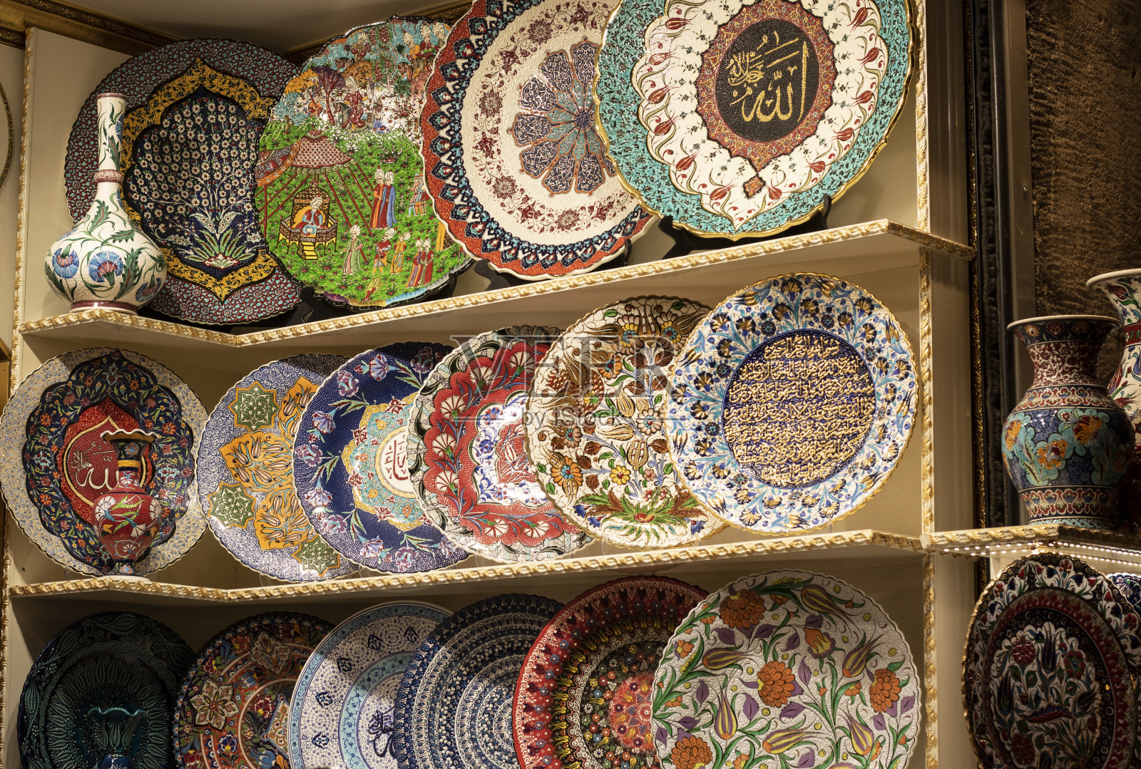 市场上的土耳其古典陶瓷照片摄影图片