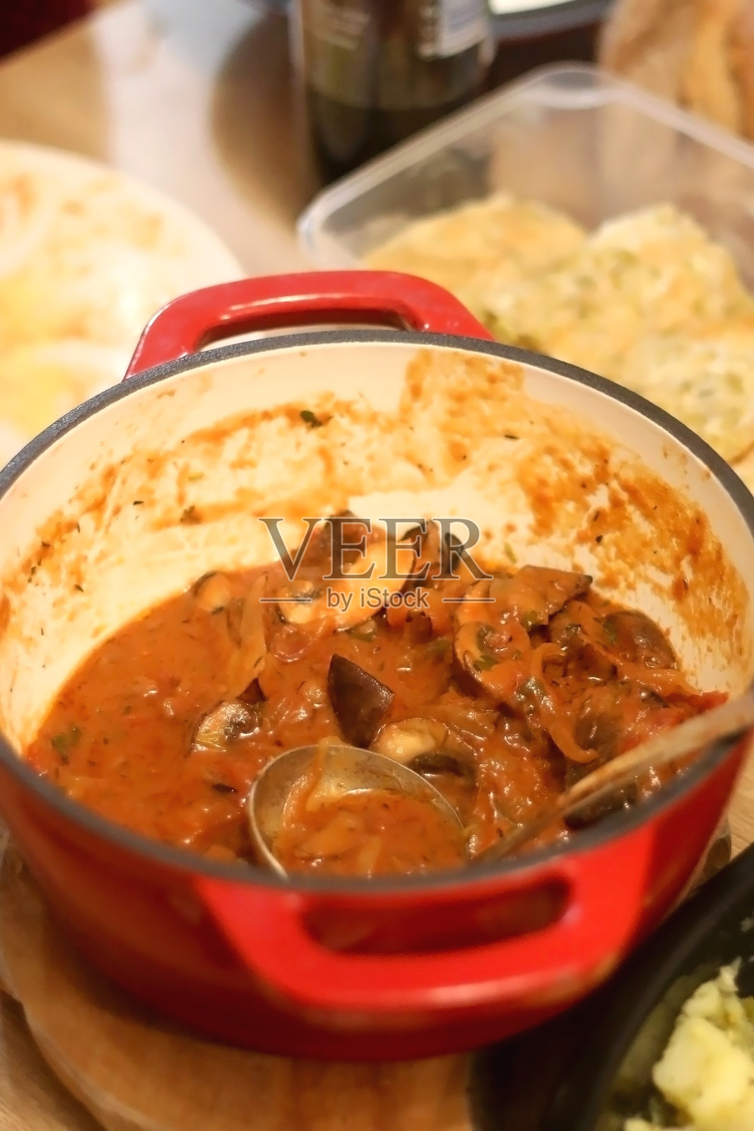 蘑菇炖照片摄影图片