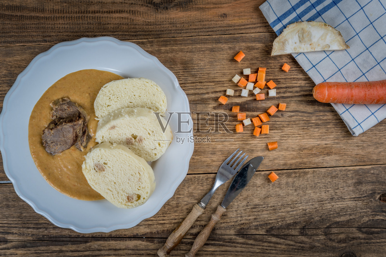 捷克牛里脊配奶油酱汁照片摄影图片