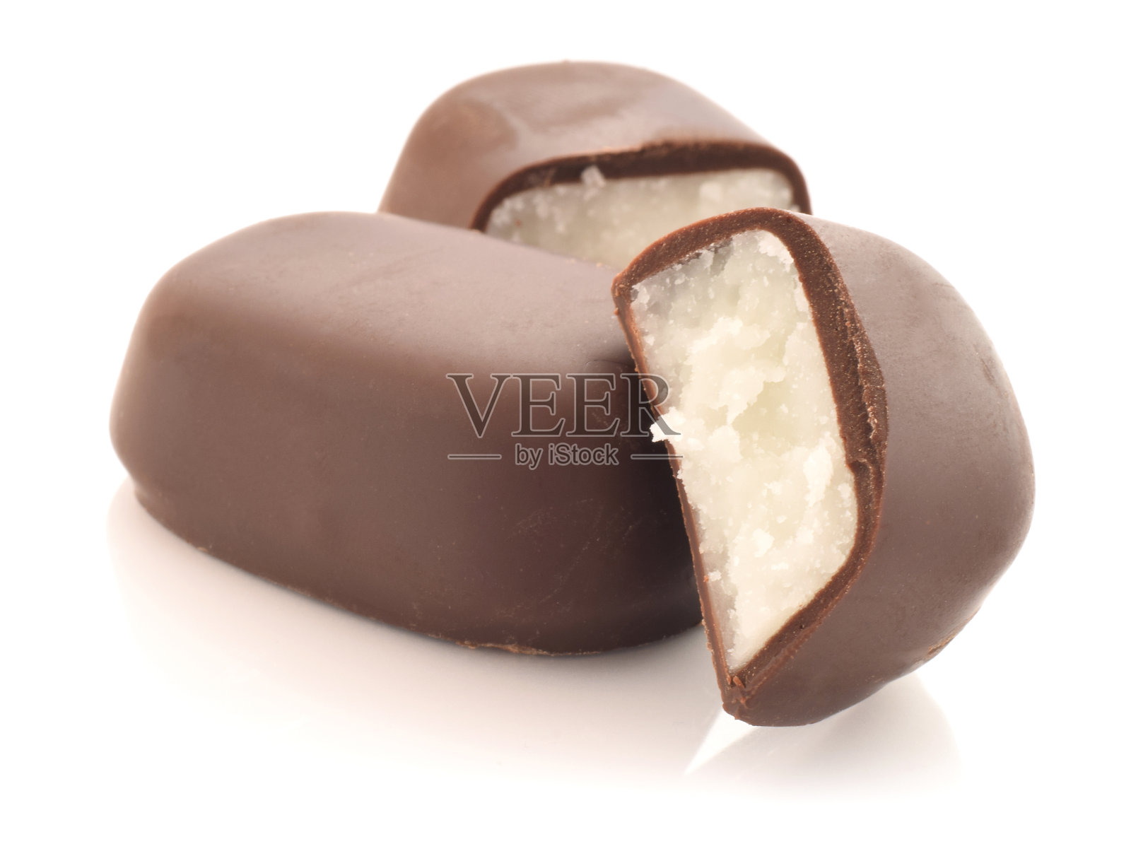 巧克力块在白色隔离组照片摄影图片
