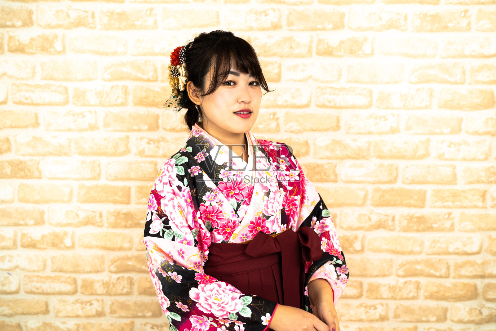 一个穿着和服的女人照片摄影图片