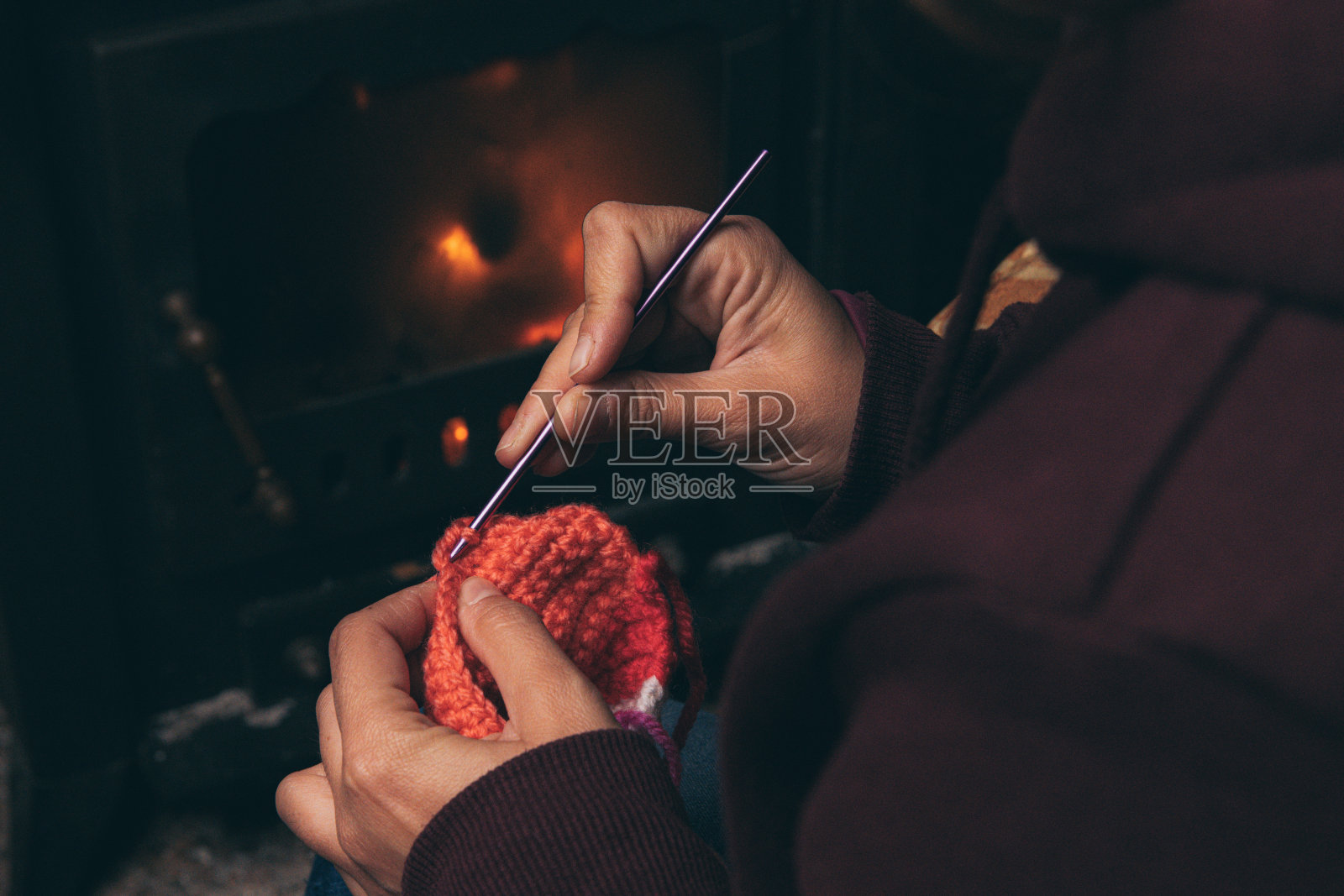 钩编的女人照片摄影图片