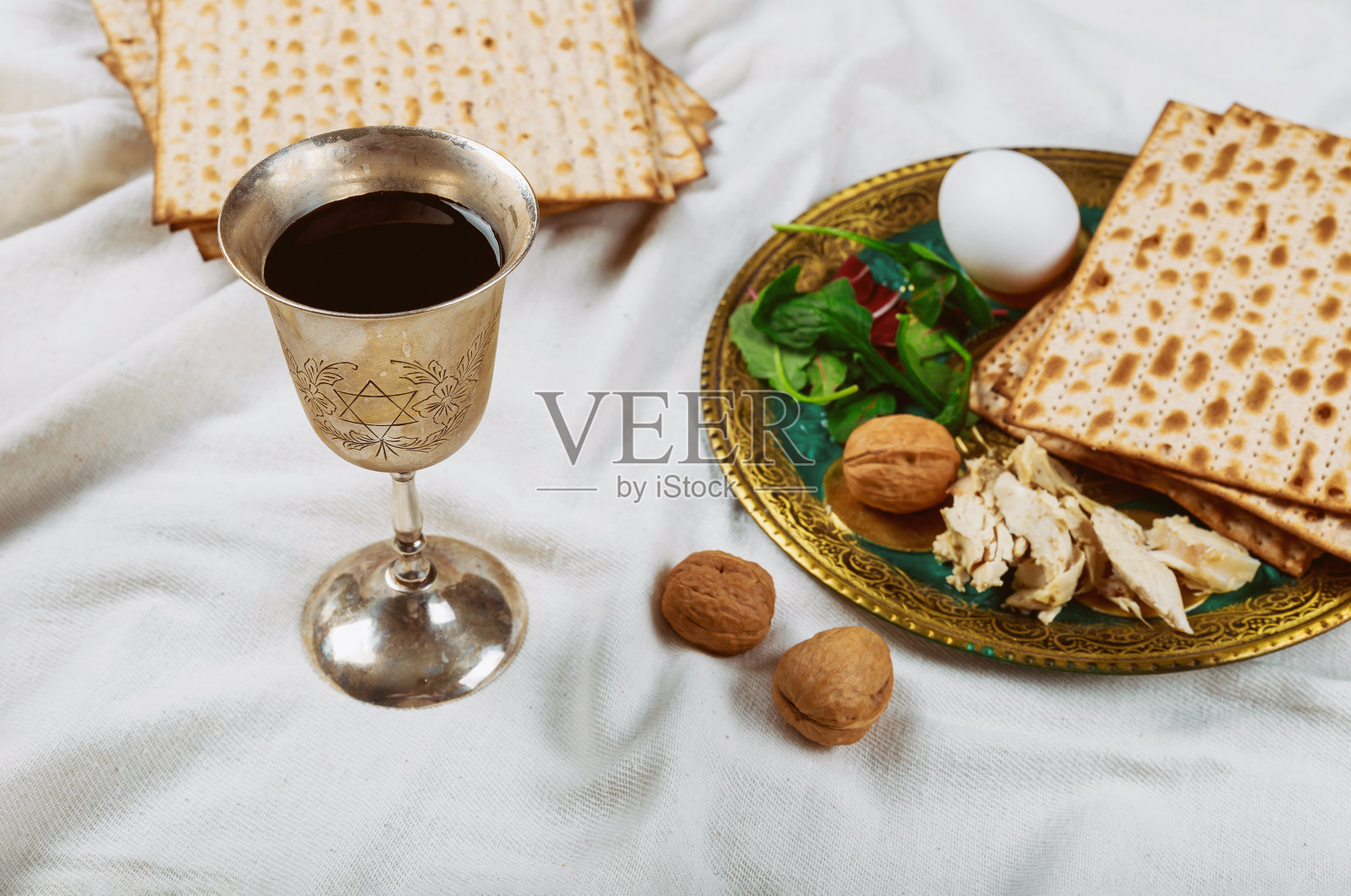 节日酵母面包庆祝逾越节犹太洁食葡萄酒照片摄影图片